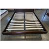 Image 2 : QUEENSIZE MODERN BEDFRAME