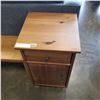 Image 1 : PINE 1 DRAWER 1 DOOR NIGHTSTAND