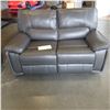 Image 6 : BRAND NEW GENUINE GREY STITCHED LEATHER DOUBLE RECLINING SOFA WITH FLIP DOWN CONSOLE AND LOVESEAT