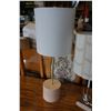 Image 4 : 2 TABLE LAMPS