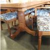 Image 4 : DOUBLE PEDESTAL OAK TABLE W/ 7 CHAIRS AND LEAF