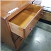Image 3 : MAPLE 4 DRAWER DRESSER WITH TILTING MIRROR