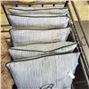 Image 3 : 5 EMBROIDERED B PILLOWS