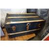 Image 1 : ANTIQUE METAL TRUNK W/ 4 LATCH BOXES INSIDE