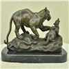 Image 5 : Jaguar attacks Cub Bronze Statue on Marble Base Sculpture