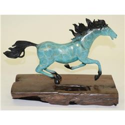 Elegant Thoroughbred Horse Bronze Statue