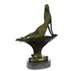 Image 3 : Fashion Lady Bronze Sculpture on Marble Base Statue