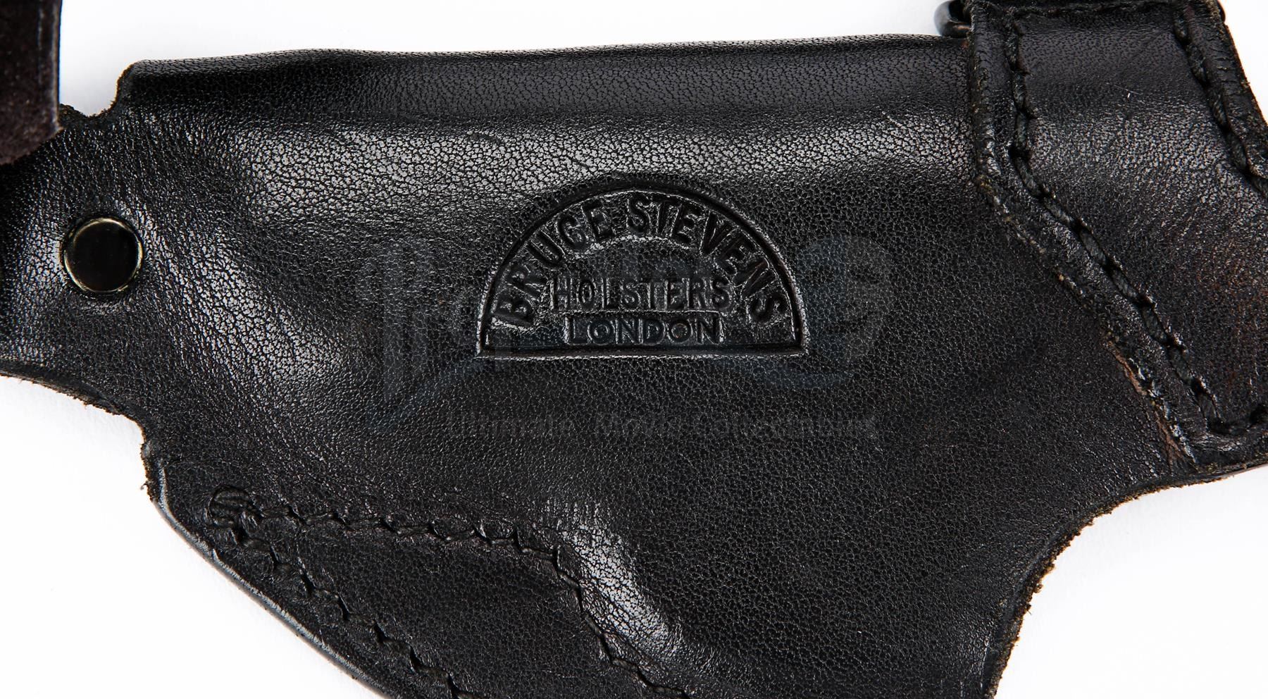 JAMES BOND GOLDENEYE (1995) James Bond's (Pierce Brosnan) Walther