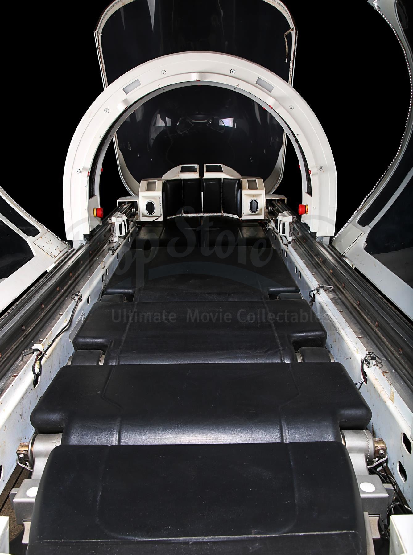 PROMETHEUS (2012) - Full Sized Light-Up Functional Medical Pod