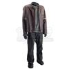 Image 4 : WAR OF THE WORLDS (2005) - Ray Ferrier's (Tom Cruise) Harness Costume
