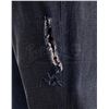 Image 7 : WAR OF THE WORLDS (2005) - Ray Ferrier's (Tom Cruise) Harness Costume