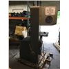 Image 2 : Do-All Vertical Band Saw