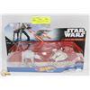 Image 1 : STAR WARS AT-AT VS REBEL SNOW SPEEDER HOTWHEELS