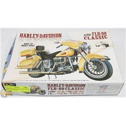 HARLEY DAVIDSON FLH-80 CLASSIC 1:15 SCALE MODEL