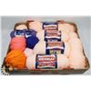 Image 1 : FLAT OF ASSORTED YARN.