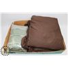 Image 1 : SET OF 4PC GUIN SIDE BEDDING W/ ONE WINDOW PANEL
