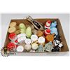 Image 1 : FLAT OF 13 ASST COLLECTIBLE SALT & PEPPER SHAKERS.