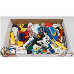 FLAT OF 150 BOX CUTTERS KNIVES.