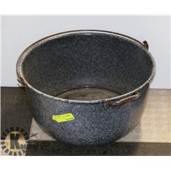 LARGE ENAMELED POT WITH NON MATCHING LID