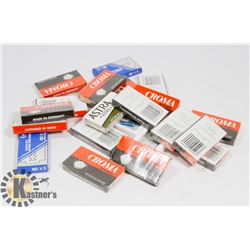 BAG OF SAFETY RAZORS