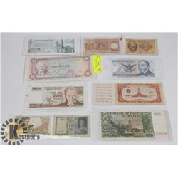LOT OF ASSORTED WORLD CURRENCY