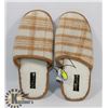 Image 1 : PENMANS SIZE 10 SLIPPERS