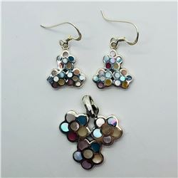 SILVER MOTHER OF PEARL EARRINGS & PENDANT SET