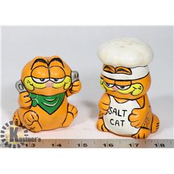 VINTAGE CERAMIC GARFIELD SALT & PEPPER SET