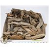 Image 1 : FLAT OF ORNAMENTAL DRIFTWOOD