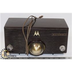 1950'S MOTOROLA BAKELITE RADIO