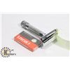 Image 1 : MERKER SAFETY RAZOR ANGLED WITH BLADES