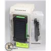 Image 1 : 4 NEW SOLAR CHARGER BANKS