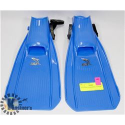 YOUTH SIZE S SWIMMING FLIPPERS