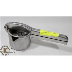 ANTIQUE BEBE PRESSE BABY FOOD MILL