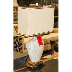 BOUTIQUE DESIGNER FLORAL 2 TONE LAMP
