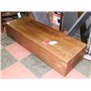 Image 1 : BOUTIQUE JAKOBE COFFEE TABLE, 58"X20"X14".