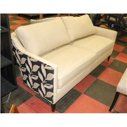 BOUTIQUE CALLAHAN 2 TONE FLORAL FABRIC MINI SOFA