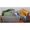 Image 1 : NEW CAT LITTER BOX WITH 3 CONTAINERS OF CAT LITTER