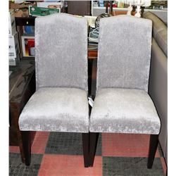 BOUTIQUE PAIR OF GREY FABRIC SIDECHAIRS