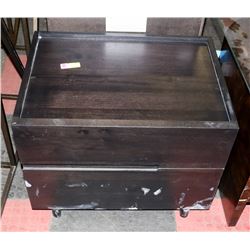BOUTIQUE DAMAGED 2 DRAWER NIGHT STAND