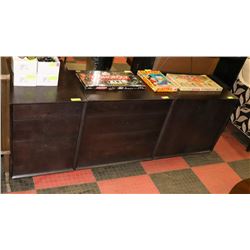 BOUTIQUE 3 PC WOOD BEDROOM FURNITURE SET,