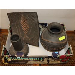 DECOR SET-PLATE AND 2 VASES