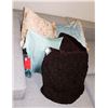 Image 1 : BOUTIQUE LOT OF 5 ASSORTED DESIGNER PILLOWS