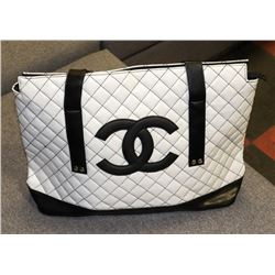 CHANEL REPLICA WHITE AND BLACK PURSE