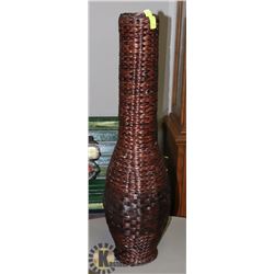 3 FT TALL WICKER FAKE FLOWER STAND