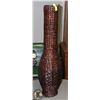 Image 1 : 3 FT TALL WICKER FAKE FLOWER STAND