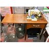 Image 1 : VINTAGE KENMORE SEWING MACHINE WITH ACCESSORIES