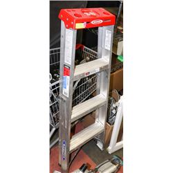 4FT WERNER ALUMINUM STEP LADDER.