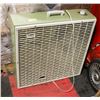 Image 1 : BOX FAN