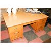 Image 1 : VINTAGE ARBORITE TOP OFFICE DESK
